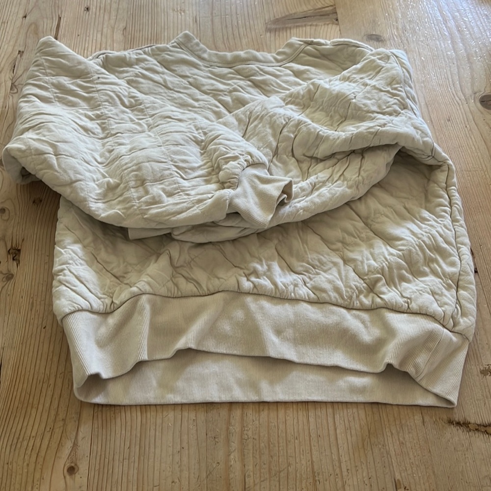 Off white quilted universal threads sweatshirt